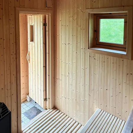 Hébergement de vacances With Views And Private Sauna Versland